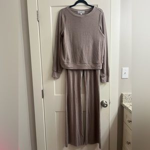 NWT Small White Fox Boutique Tennis Club Set (Taupe)